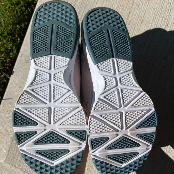 SOLD | 7.5 Nike Womens Air Bella in Particle Beige - Picture 4 of 6